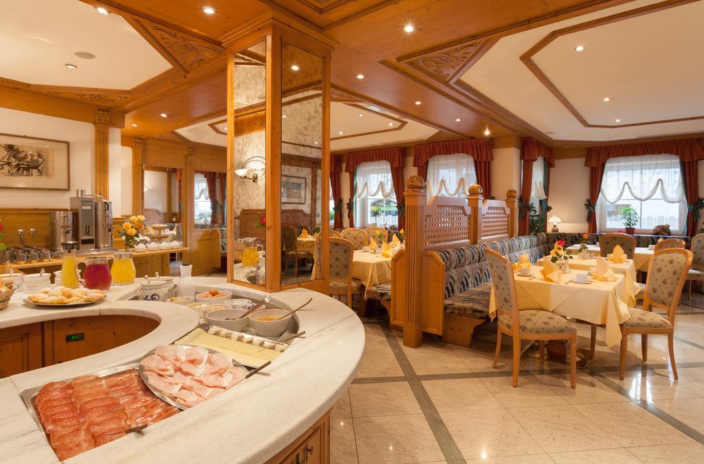 Hotel Zum Wolf Castelrotto Eksteriør billede