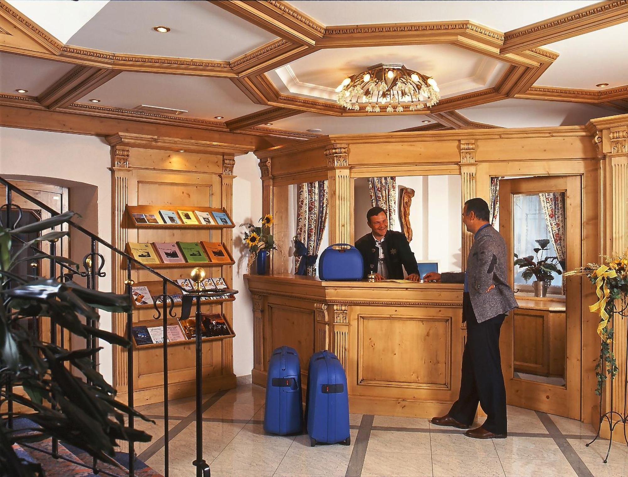 Hotel Zum Wolf Castelrotto Eksteriør billede